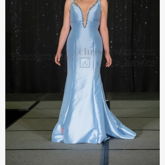 Sherri Hill Mermaid gown- won best gown 3 times - Picture 3 of 4